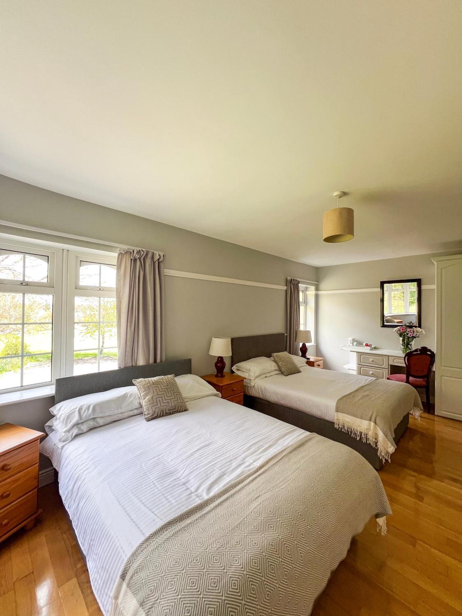 Woodville Lodge Guesthouse Killarney Exterior photo